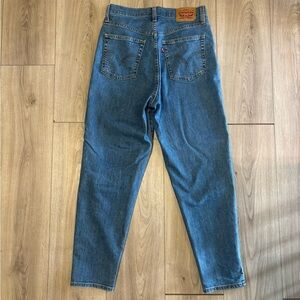 Levi's High Waisted Taper Jeans